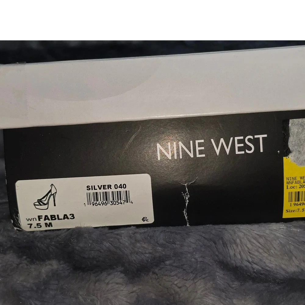 NWB Nine West Fabla3 Silver Holographic Studded Platform Stiletto‎ Heels 7.5